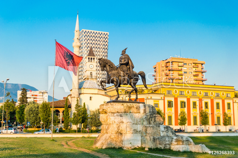 Obraz na płótnie Skanderbeg square with flag, Skanderbeg monument and The Et'hem Bey Mosque in the center of Tirana city, Albania. w salonie