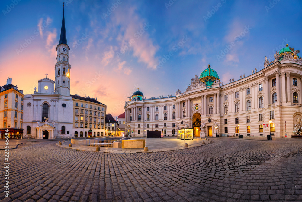 Obraz drukowany na płótnie - Plac Michaela i Kościół św. Michała, Wiedeń