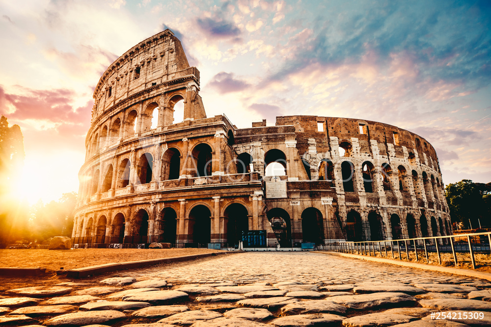 Fotoobraz The ancient Colosseum in Rome at sunset beton architektoniczny