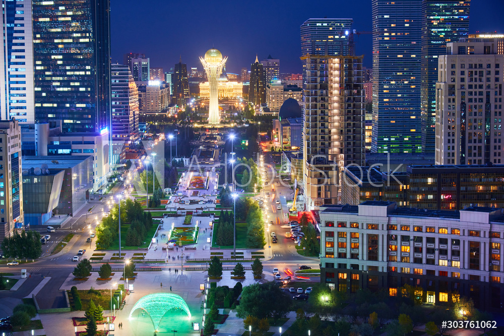 Obraz na płótnie Evening view of the city of Nur Sultan. Nur-Sultan is the capital of Kazakhstan. Center of the Nur-Sultan city. w sypialni
