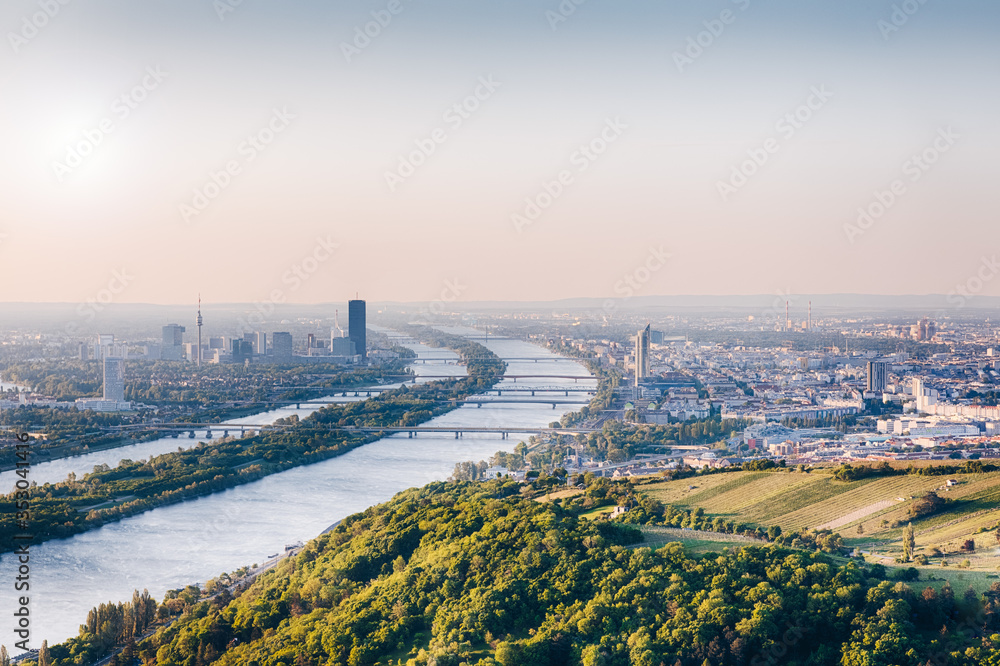Obraz drukowany na płótnie - Panorama Wiednia widziana z Kahlenbergu
