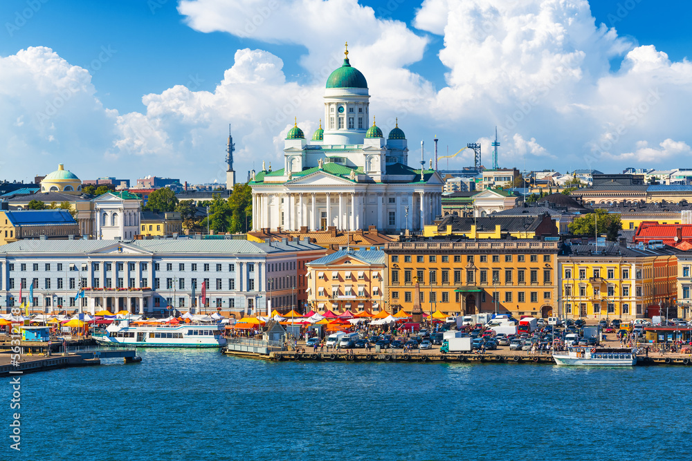 Obraz przedstawiający Helsinki z widokiem na port, plac targowy i Katedrę Helsińską