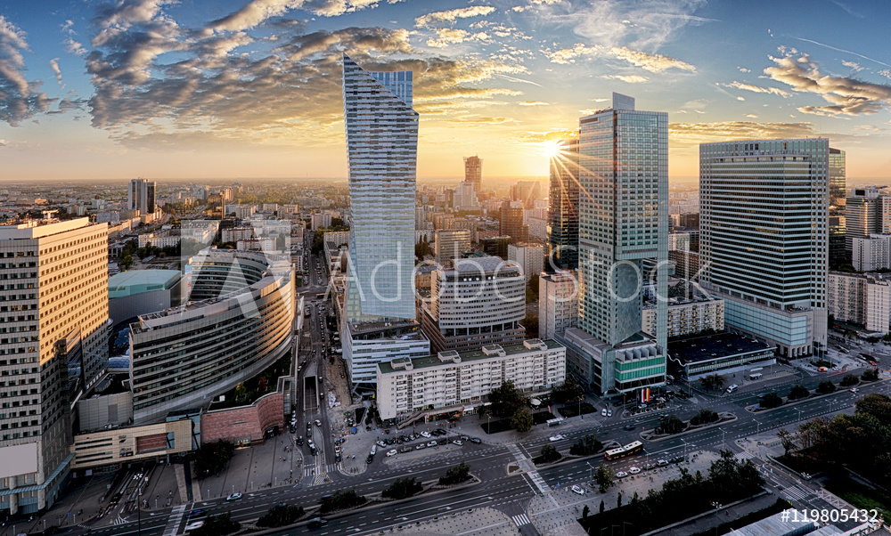 Obraz drukowany na płótnie Wieżowce w centrum Warszawy