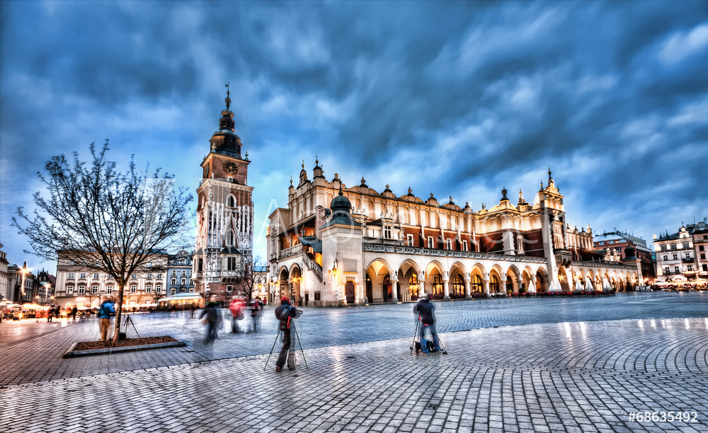 Obraz drukowany na płótnie Rynek główny w Krakowie fotografia HDR