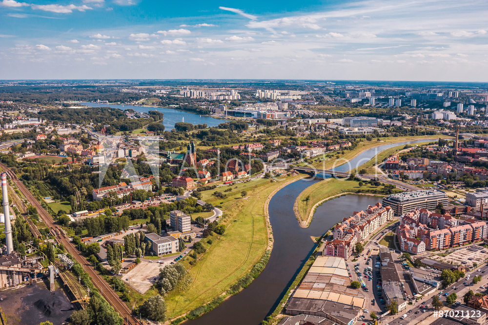 Obraz drukowany na płótnie Miasto Poznań nad rzeką Wartą, widok z lotu ptaka