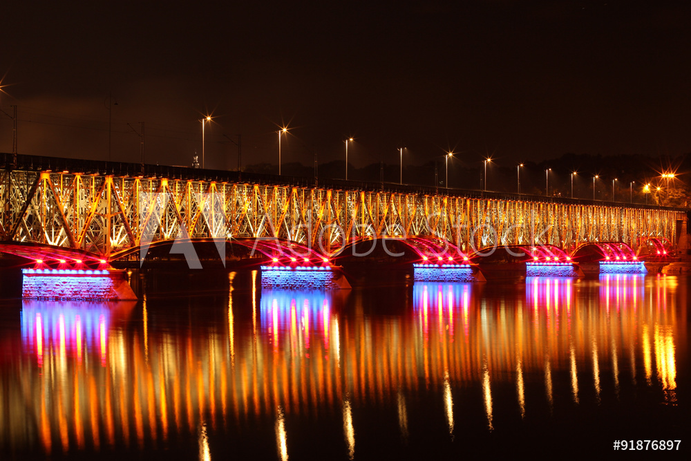 Obraz na płótnie Imponująco oświetlony most w Płocku | fotoobraz w sypialni