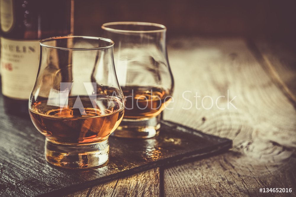 Whiskey w szklankach