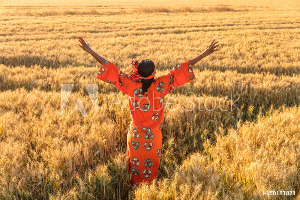 Afrykańska kobieta na polu
